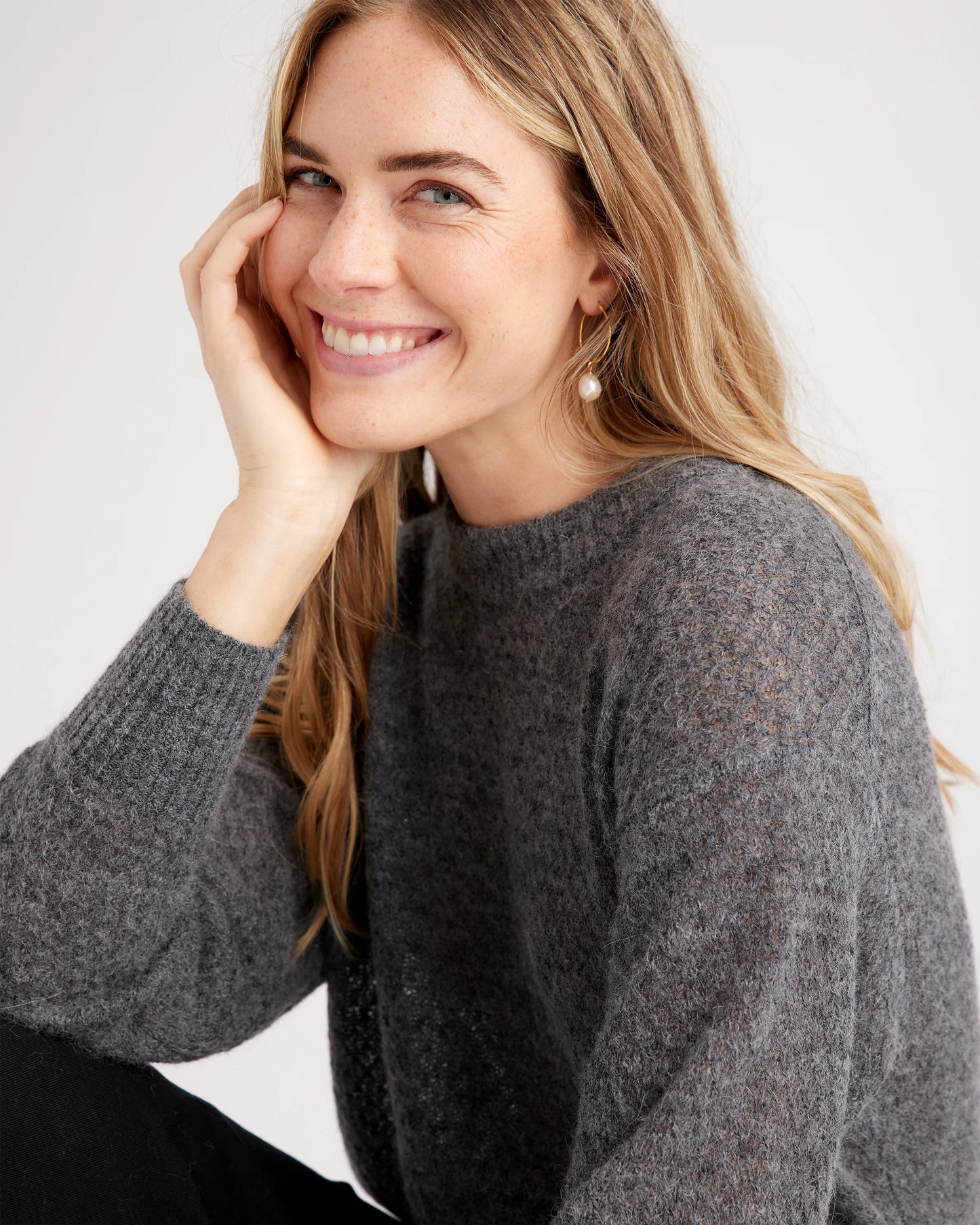 Baby Alpaca-Wool Diamond Stitch Crew - XS / Charcoal