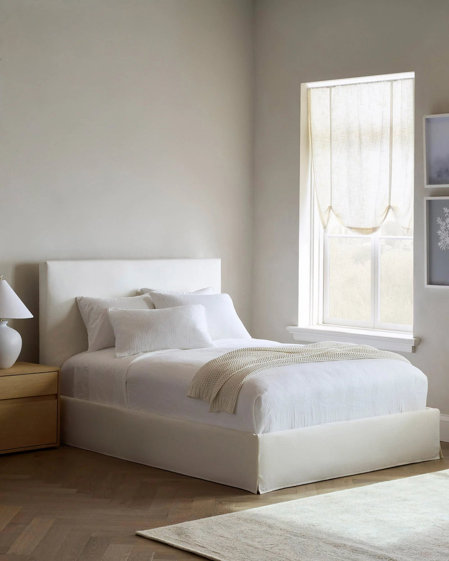 Slipcover Bed in Performance Linen - Full / Ivory