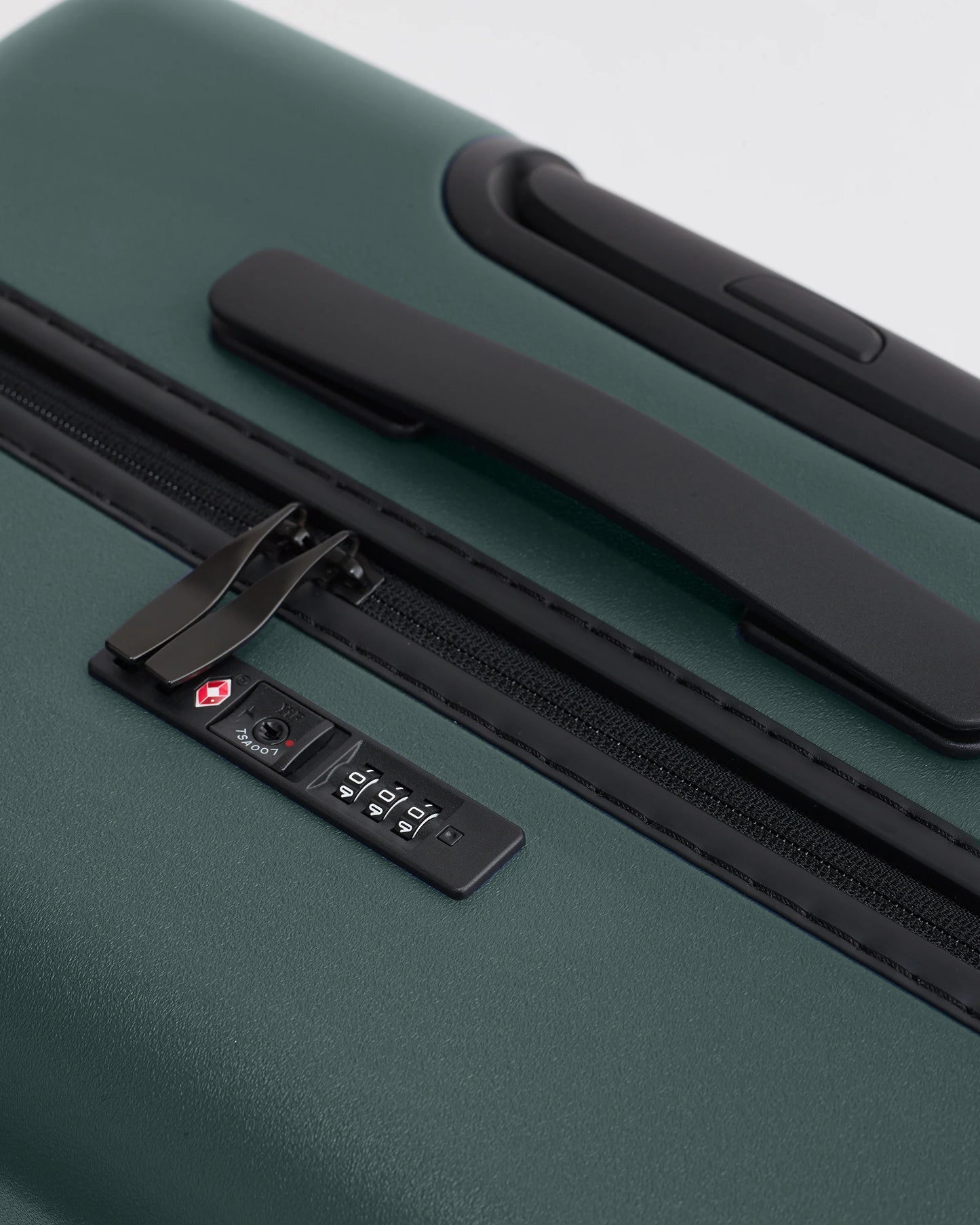 Carry-On & Medium Check-In Suitcase Set - One Size / Dark Green