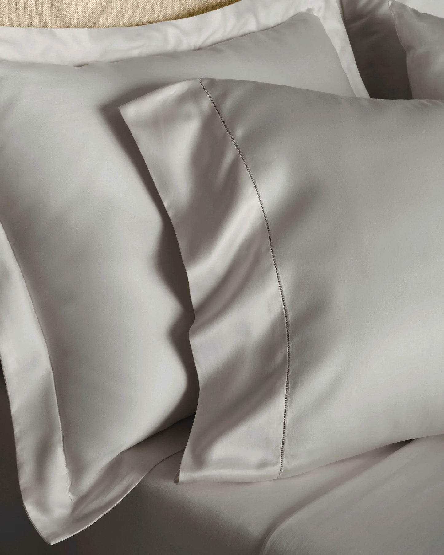 Signature Giza Cotton Sateen Pillowcase Set - Standard / White