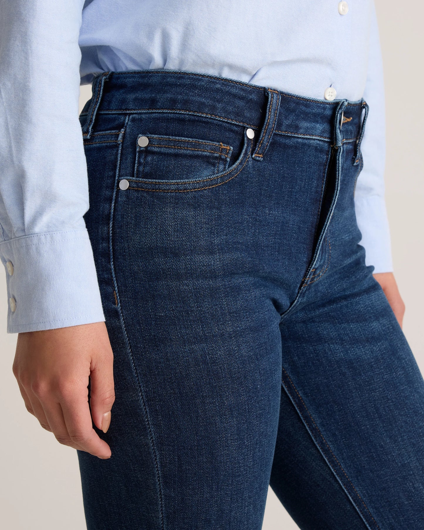 Luna Stretch Slim Straight Jeans - 24 / Black