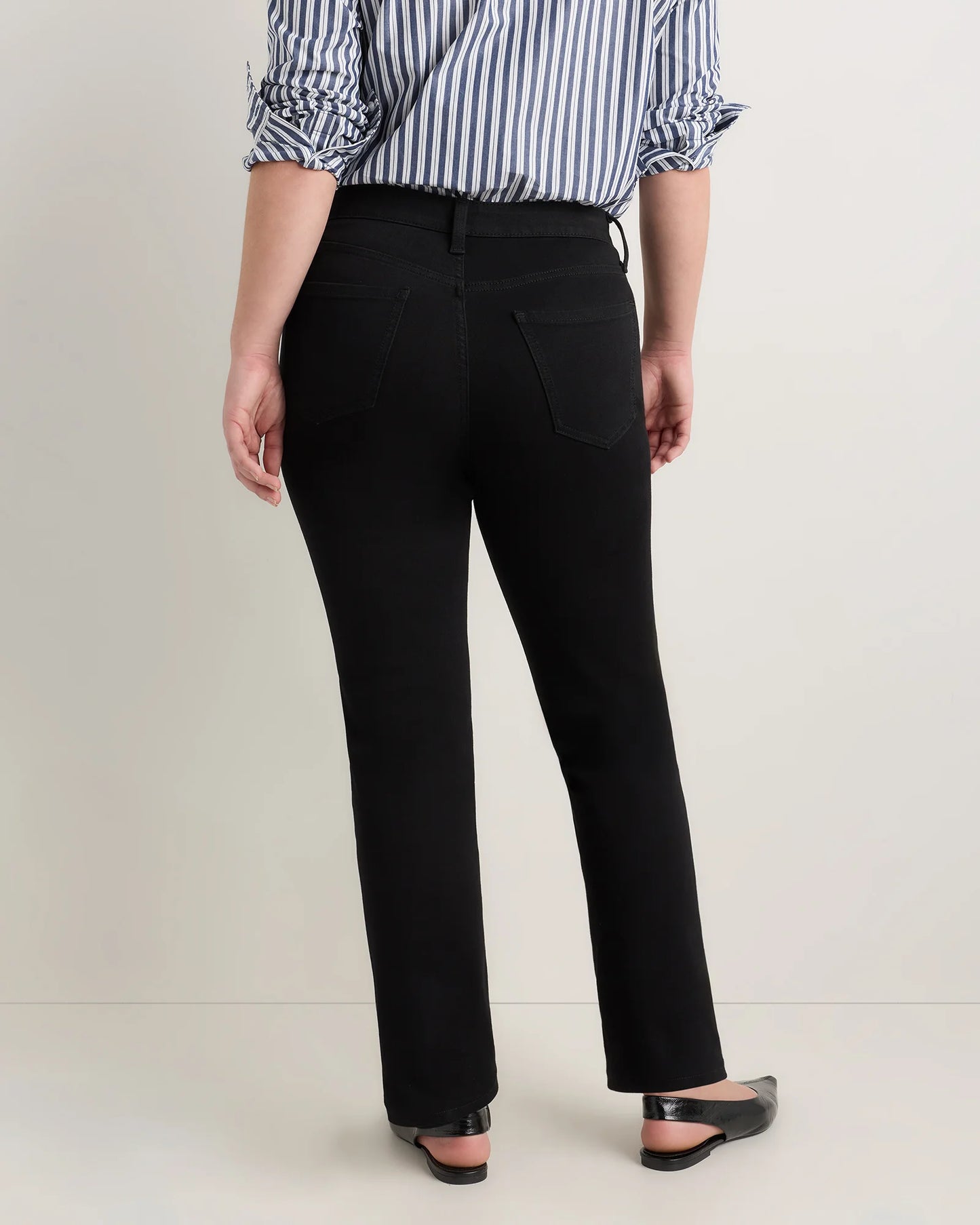 Curvy Bella Stretch Straight Jeans - 24 / Black