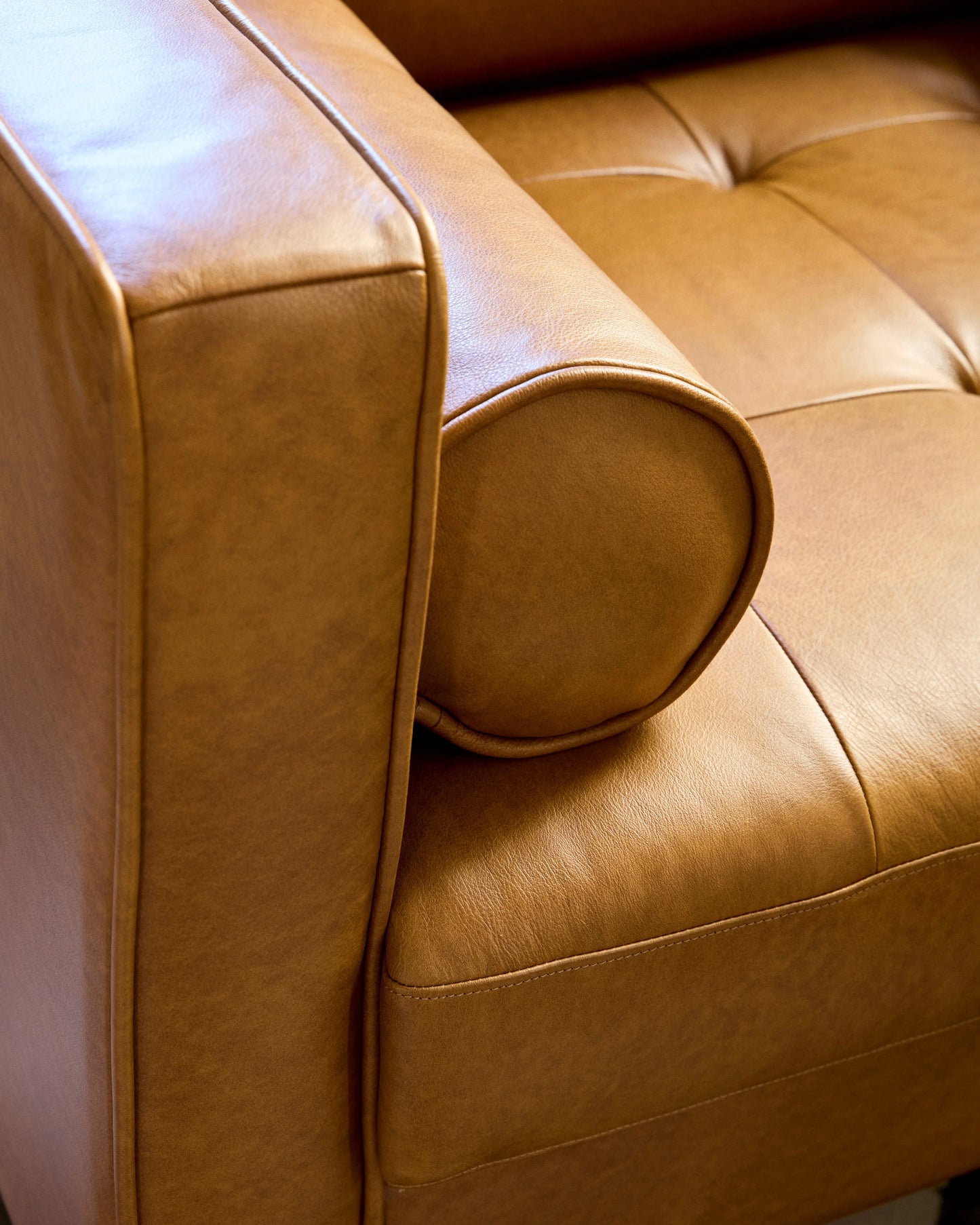 Italian Leather Midcentury Accent Chair - One Size / Chestnut