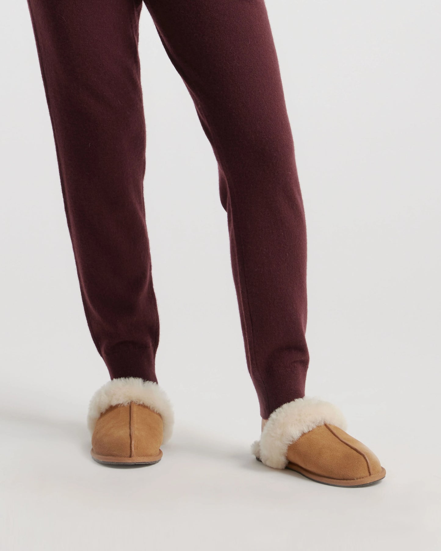 Australian Shearling Scuff Slipper - 6 / Black