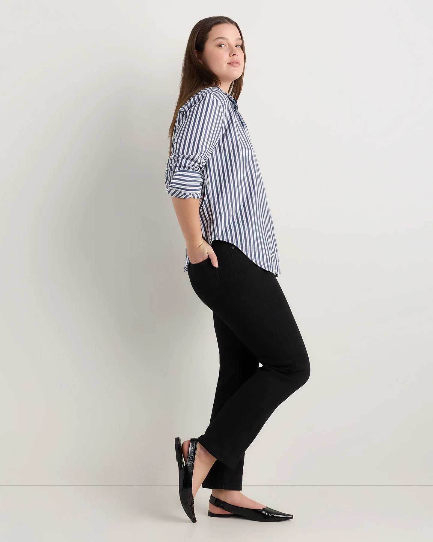 Curvy Bella Stretch Straight Jeans - 24 / Black