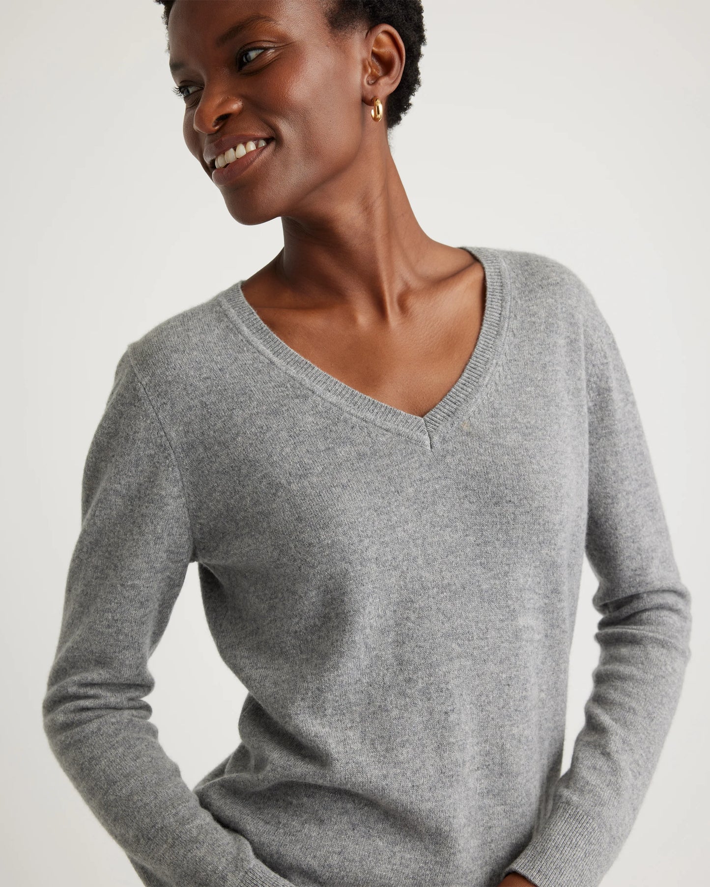 Mongolian Cashmere V-Neck Sweater - XS / Rich Burgundy
