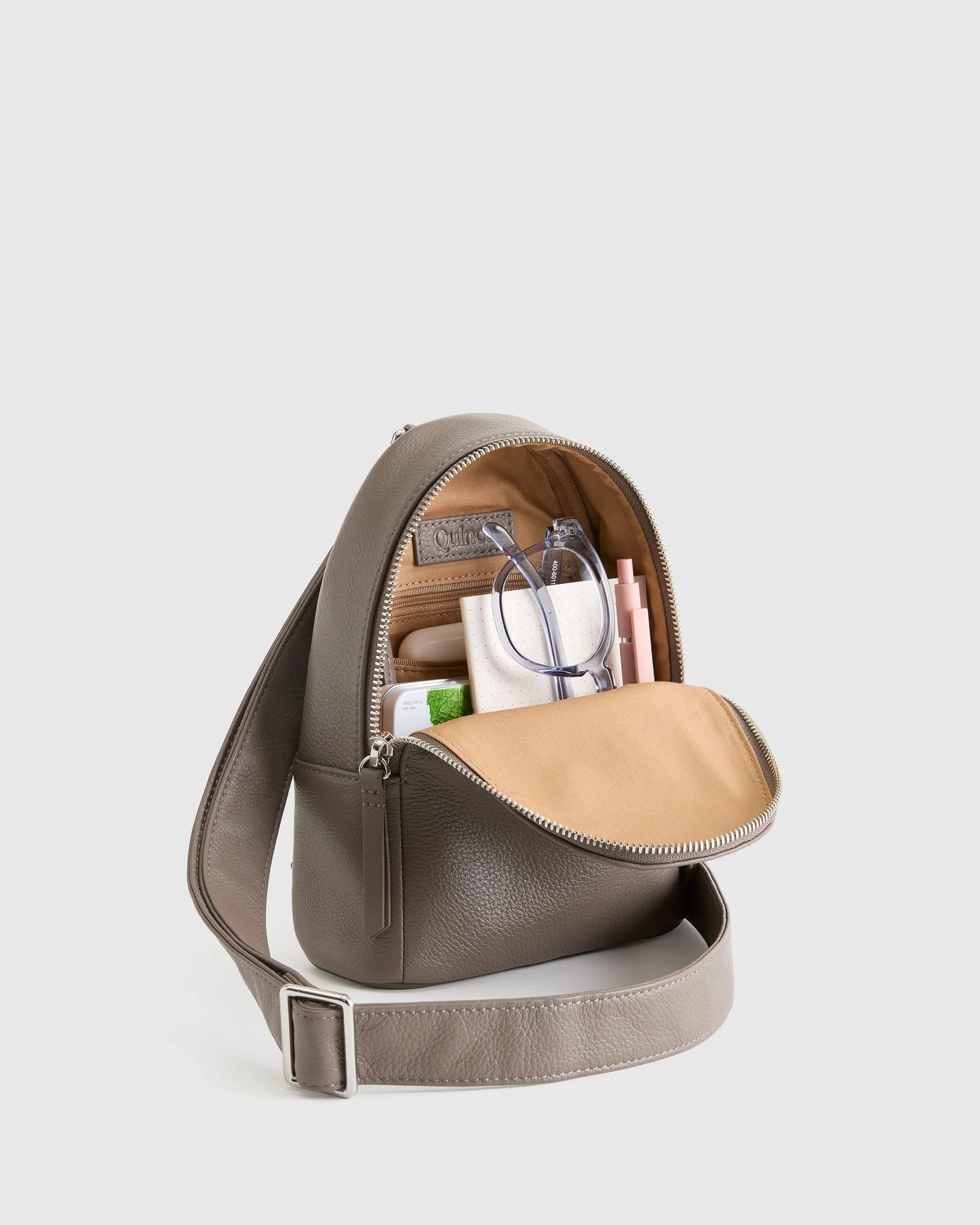 Italian Leather Sling Pack - One Size / Black