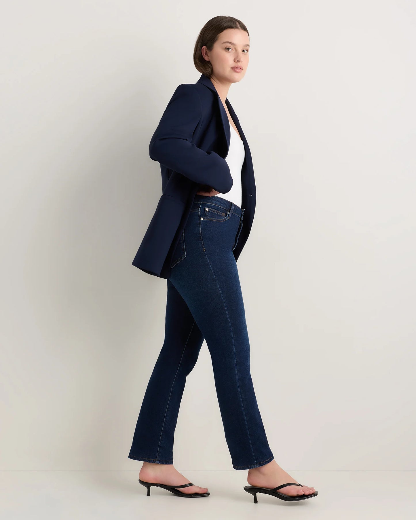 Curvy Bella Stretch Straight Jeans - 24 / Black