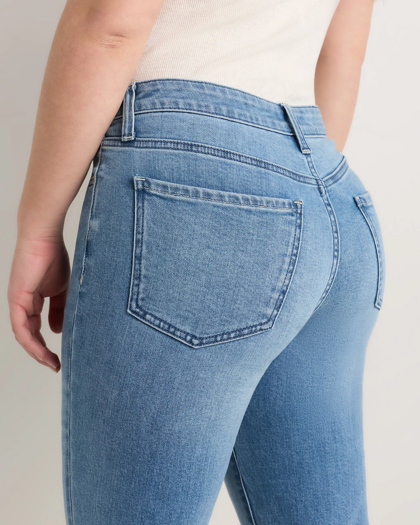 Curvy Bella Stretch Straight Jeans - 24 / Black