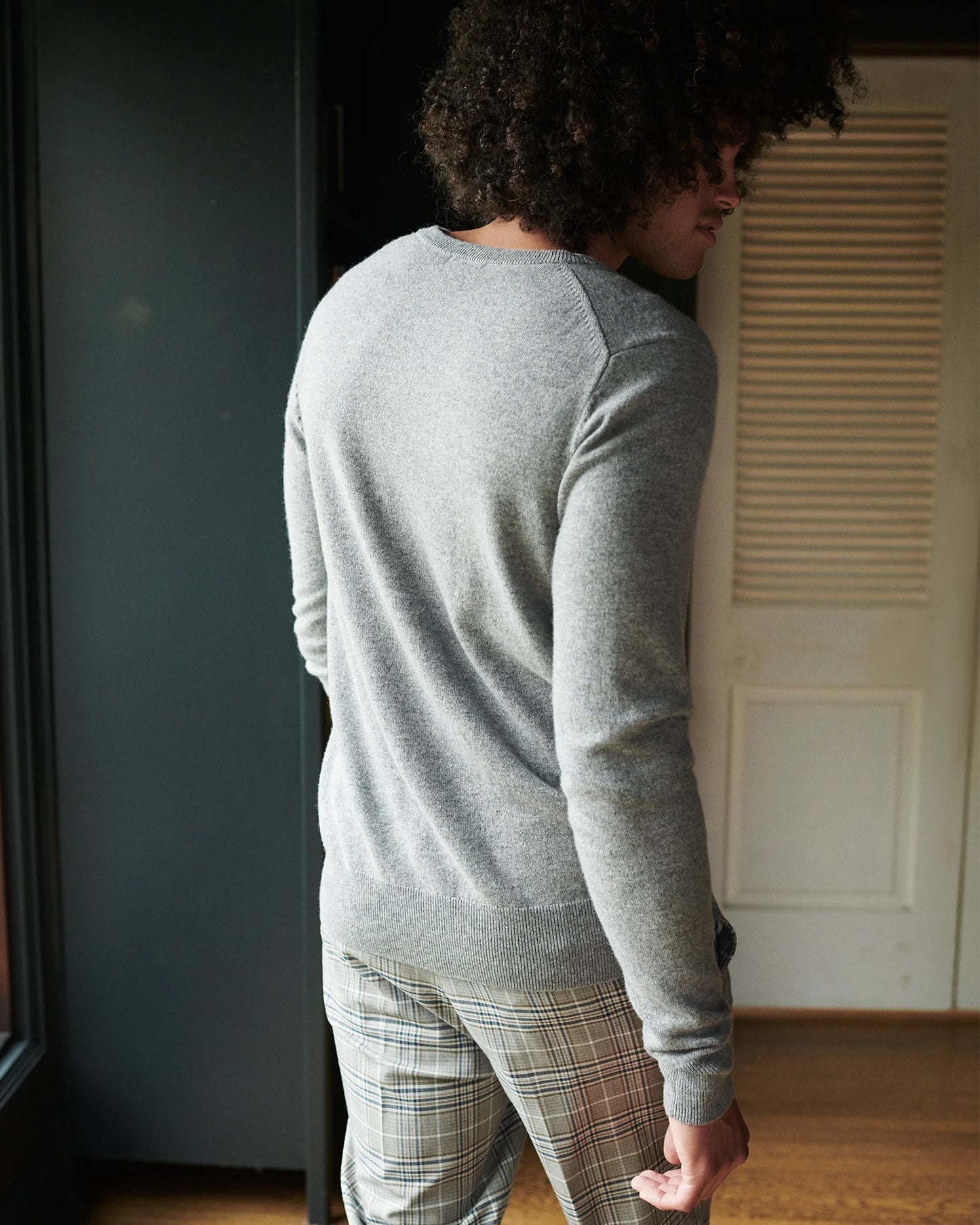 Mongolian Spring Cashmere V-Neck Sweater - S / Heather Grey