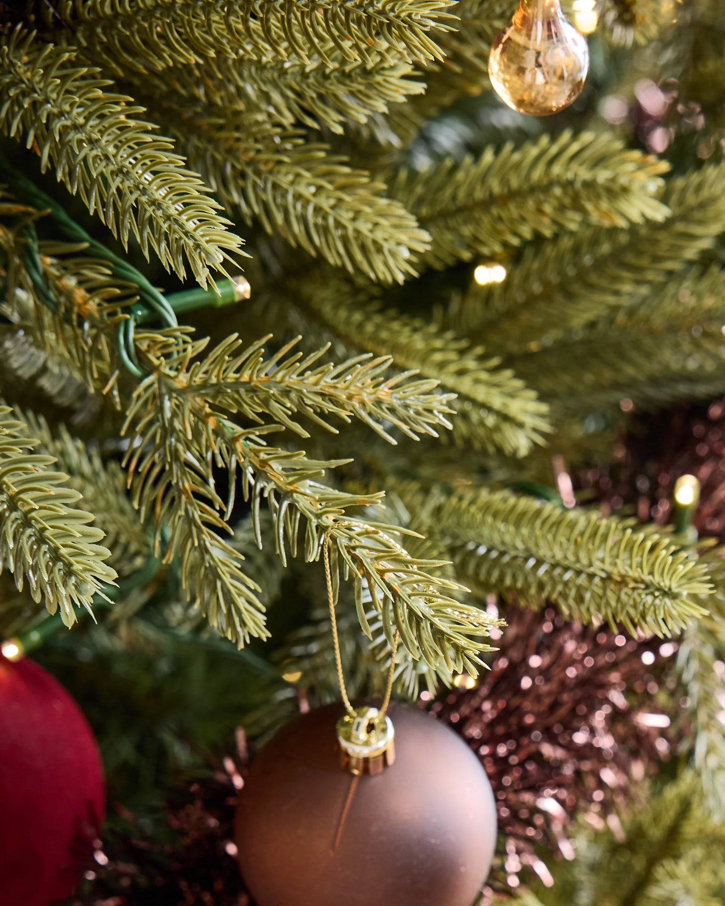 Spruce Artificial Christmas Tree: Lit - 7' / Forest Green