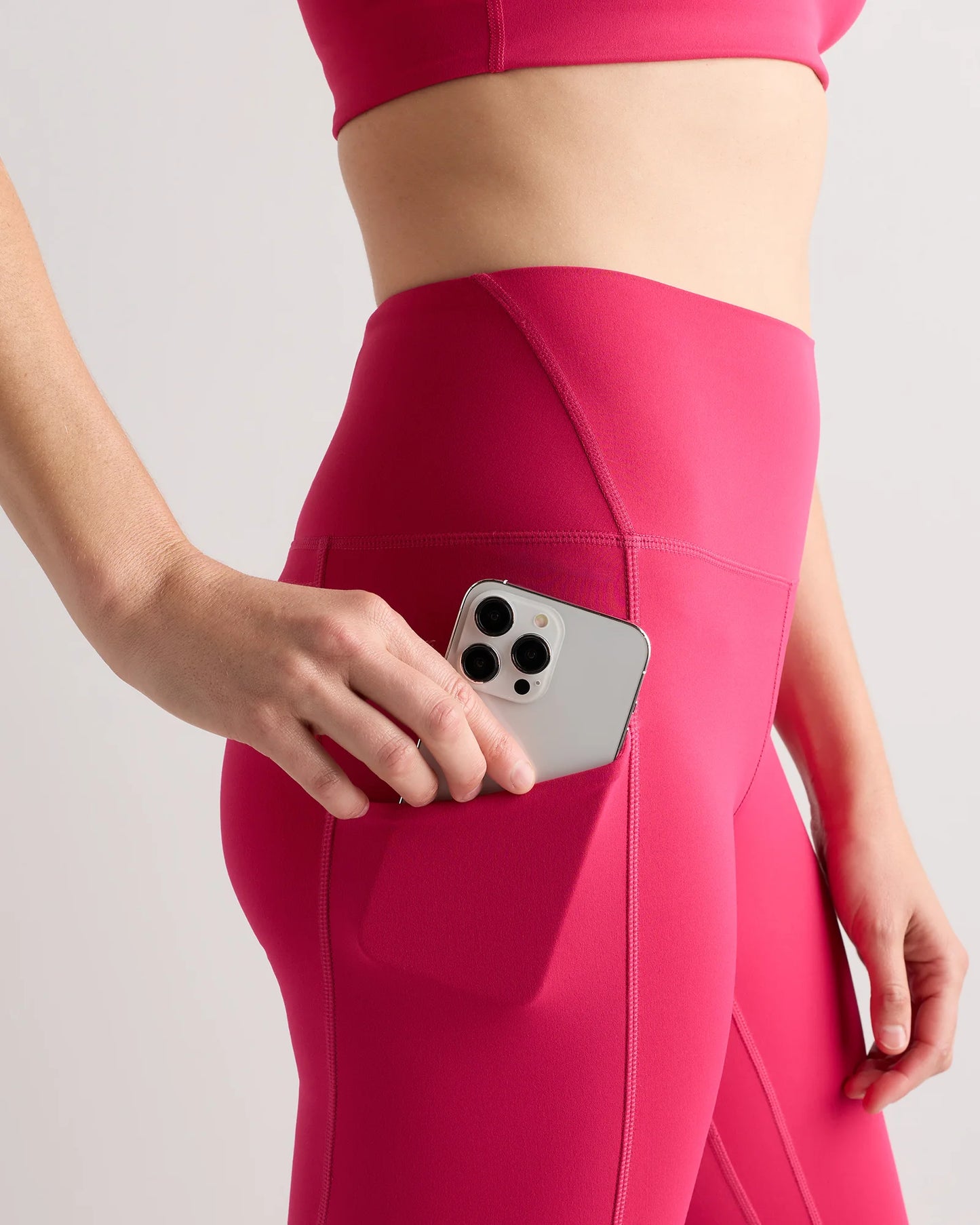Ultra-Form High-Rise Pocket Legging - XS / Black