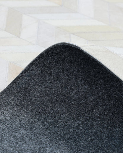 Jones Hide Rug - 5' x 8' / Green