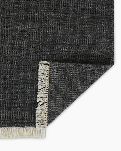 Sloane Indoor/Outdoor Rug - 5' x 8' / Silver