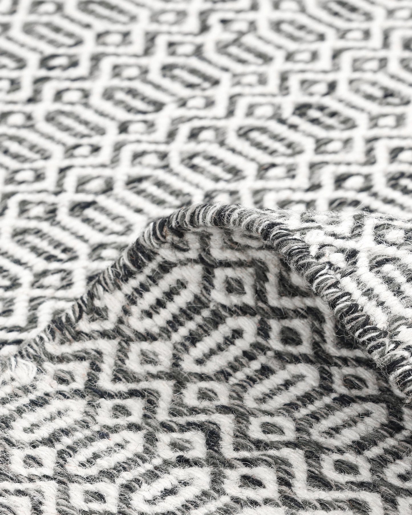 Vale Handwoven Wool Rug - 5' x 8' / Blue