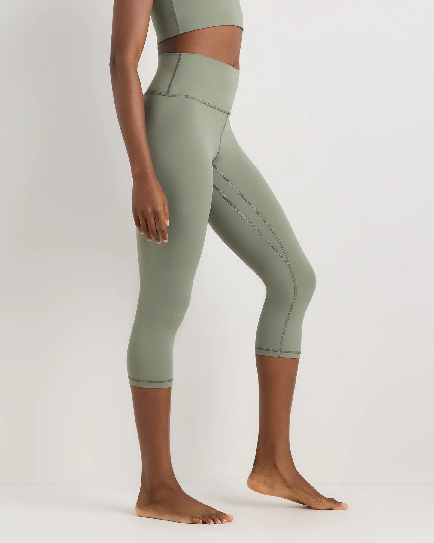 Ultra-Form High-Rise Capri - XS / Dark Coal