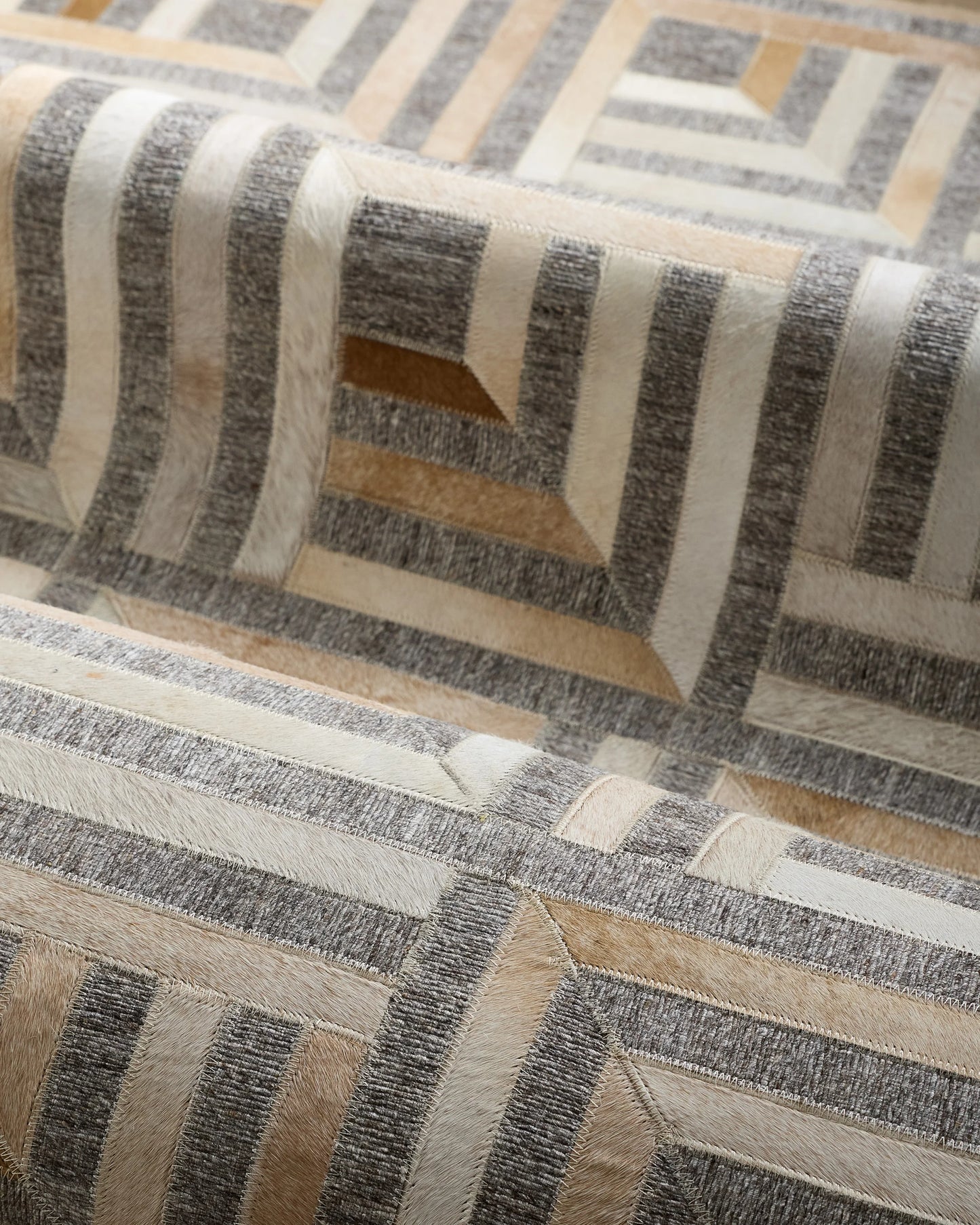 Geometric Hair on Hide Rug - 5' x 8' / Grey