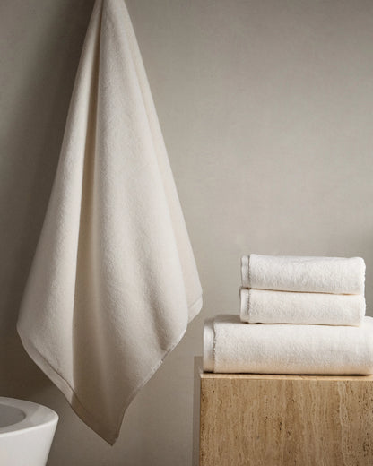 Plush Organic Turkish Cotton Bath Bundle (4 pieces) - One Size / White