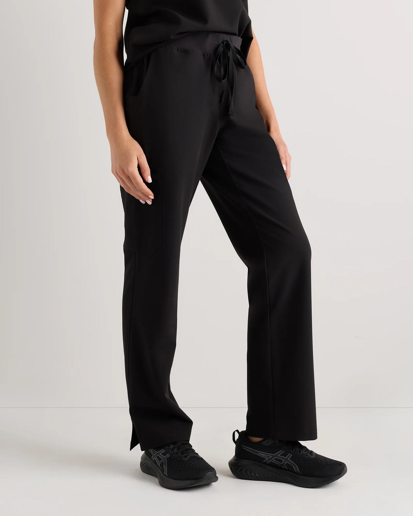 AeraFlex Scrub Cargo Pants - XS / Bold Black