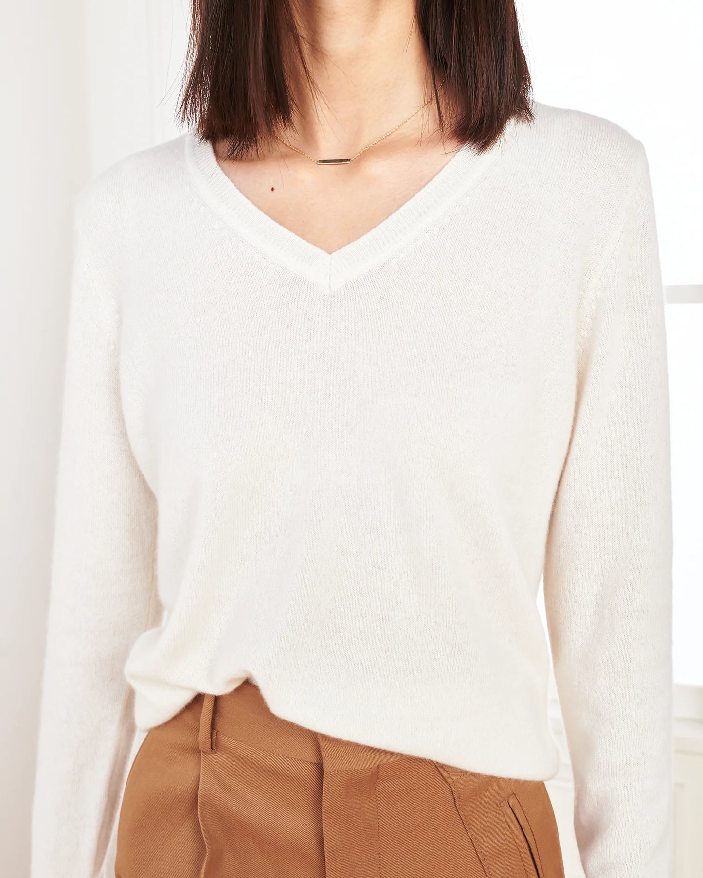 Mongolian Cashmere V-Neck Sweater - XS / Rich Burgundy