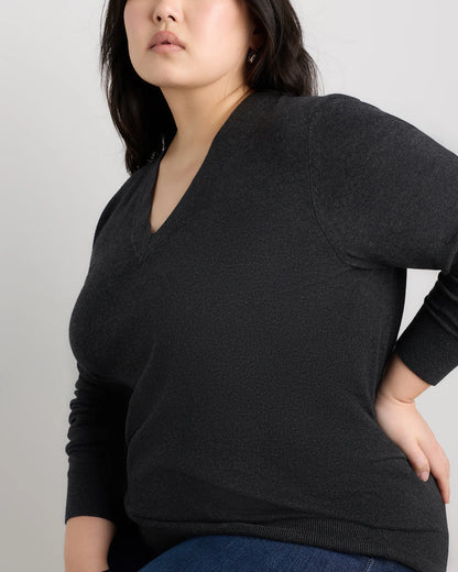 Lightweight Cotton Cashmere V-Neck Sweater - 1X / Black