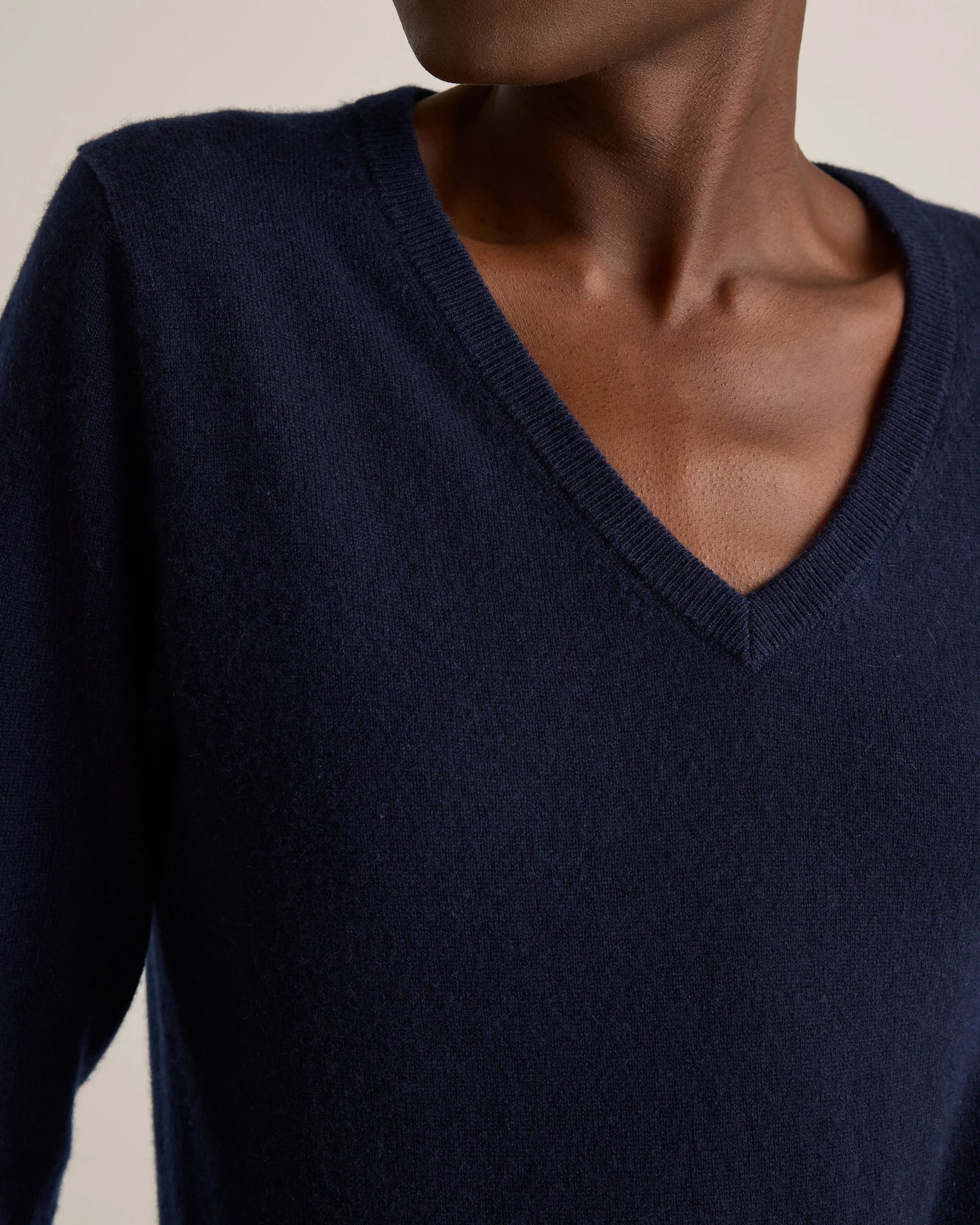 Mongolian Cashmere V-Neck Sweater - XS / Rich Burgundy