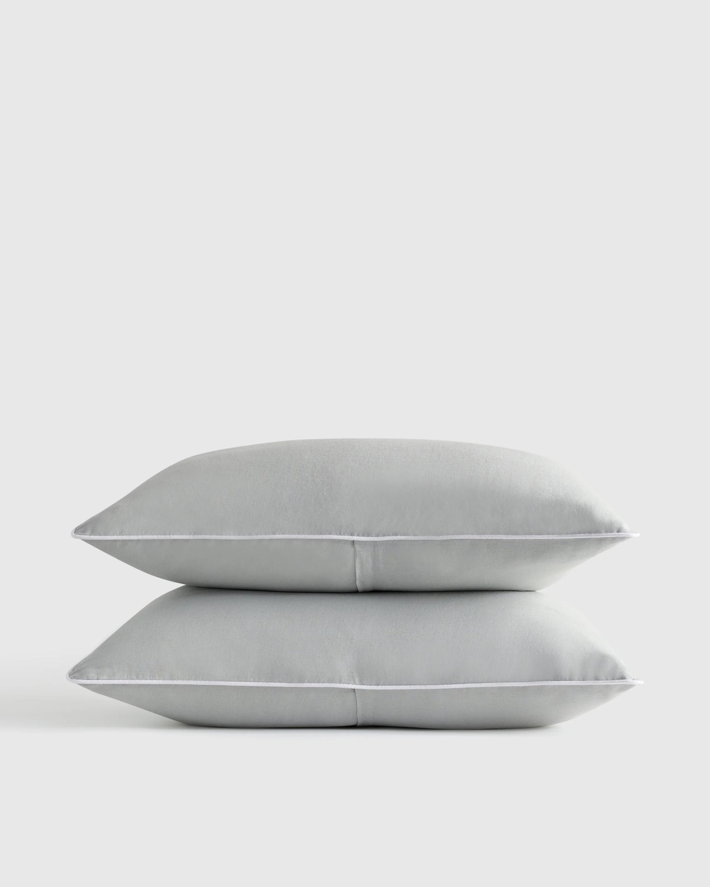 European Linen Piped Sham Set - Standard / White/Cherry