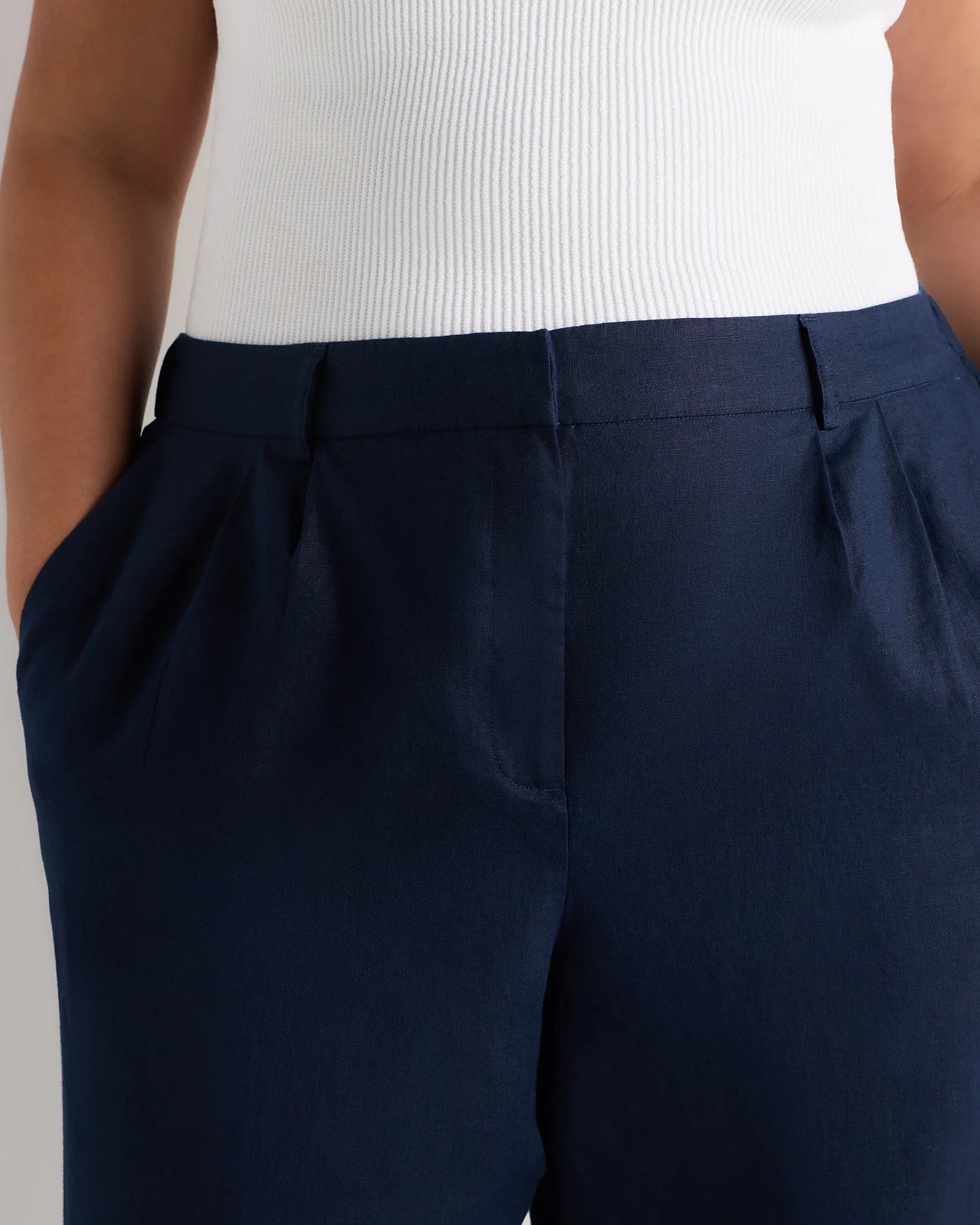 100% European Linen Pleated Trouser - 18 / French Blue