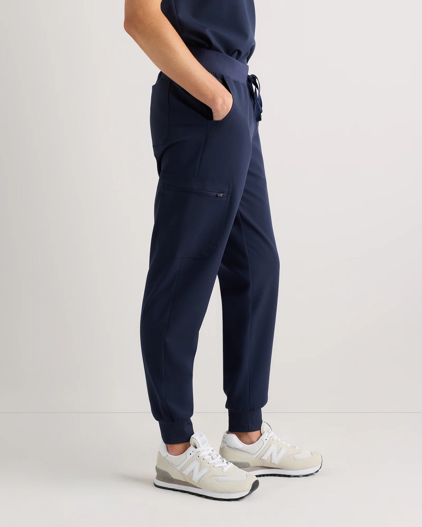 AeraFlex Scrub Joggers - XS / Bold Black