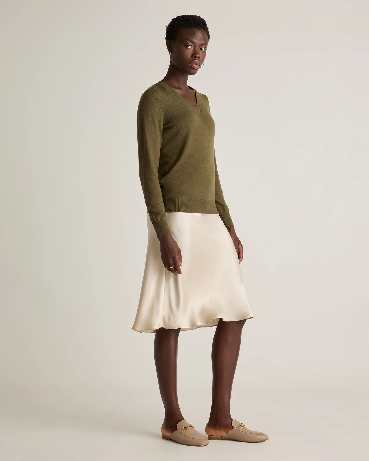 Lightweight Cotton Cashmere V-Neck Sweater - XS / Sugar Stone
