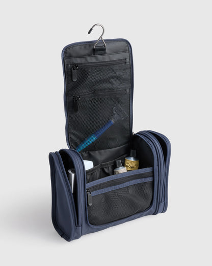 Voyage Nylon Hanging Toiletry Case - One Size / Navy