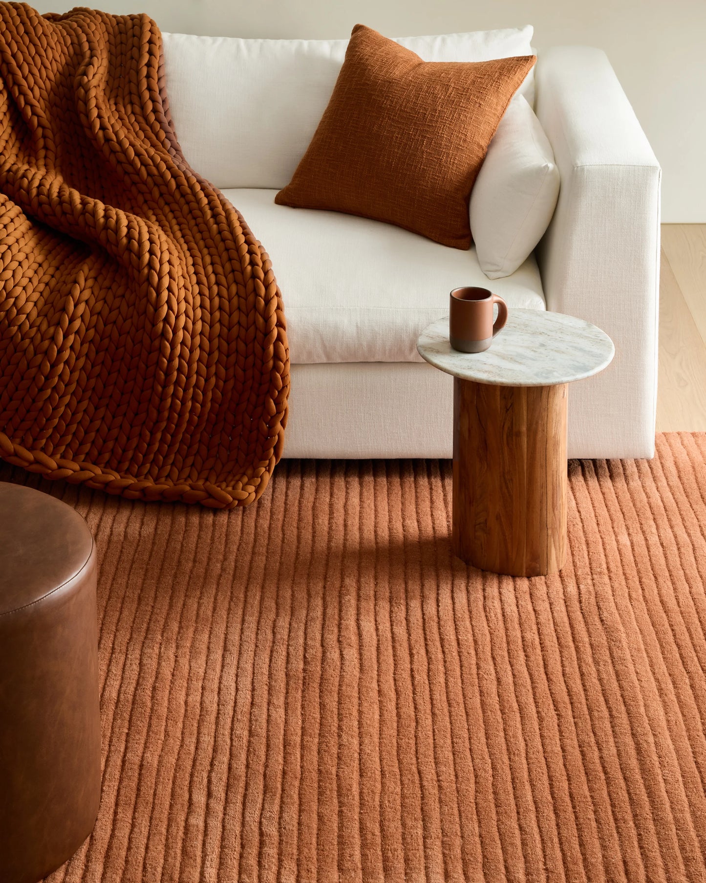 Remington Hand-Loomed Wool Rug - 2' x 4' / Rust