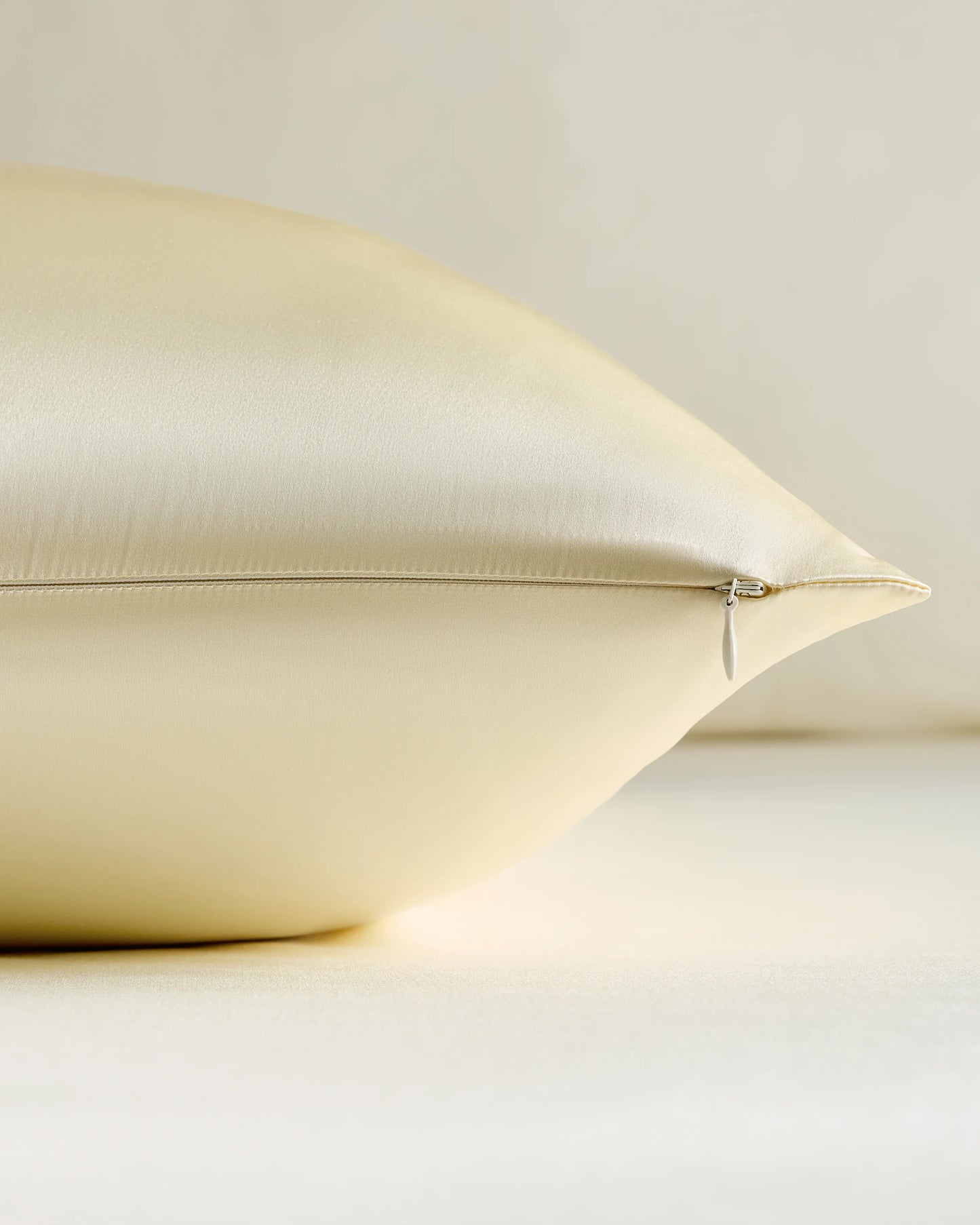 100% Mulberry Silk Pillowcase - Standard / White