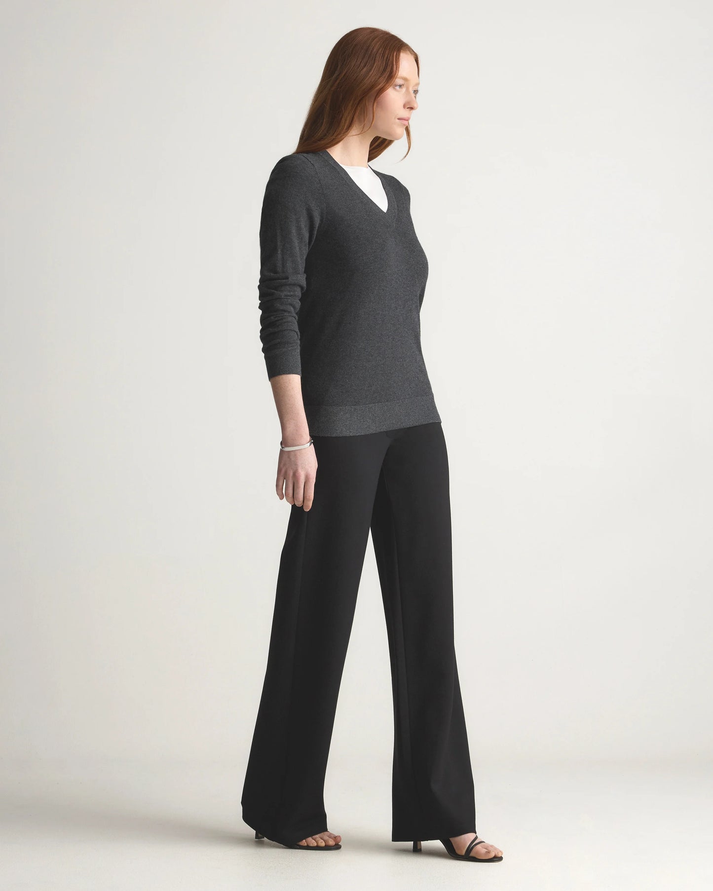 Lightweight Cotton Cashmere V-Neck Sweater - XS / Sugar Stone
