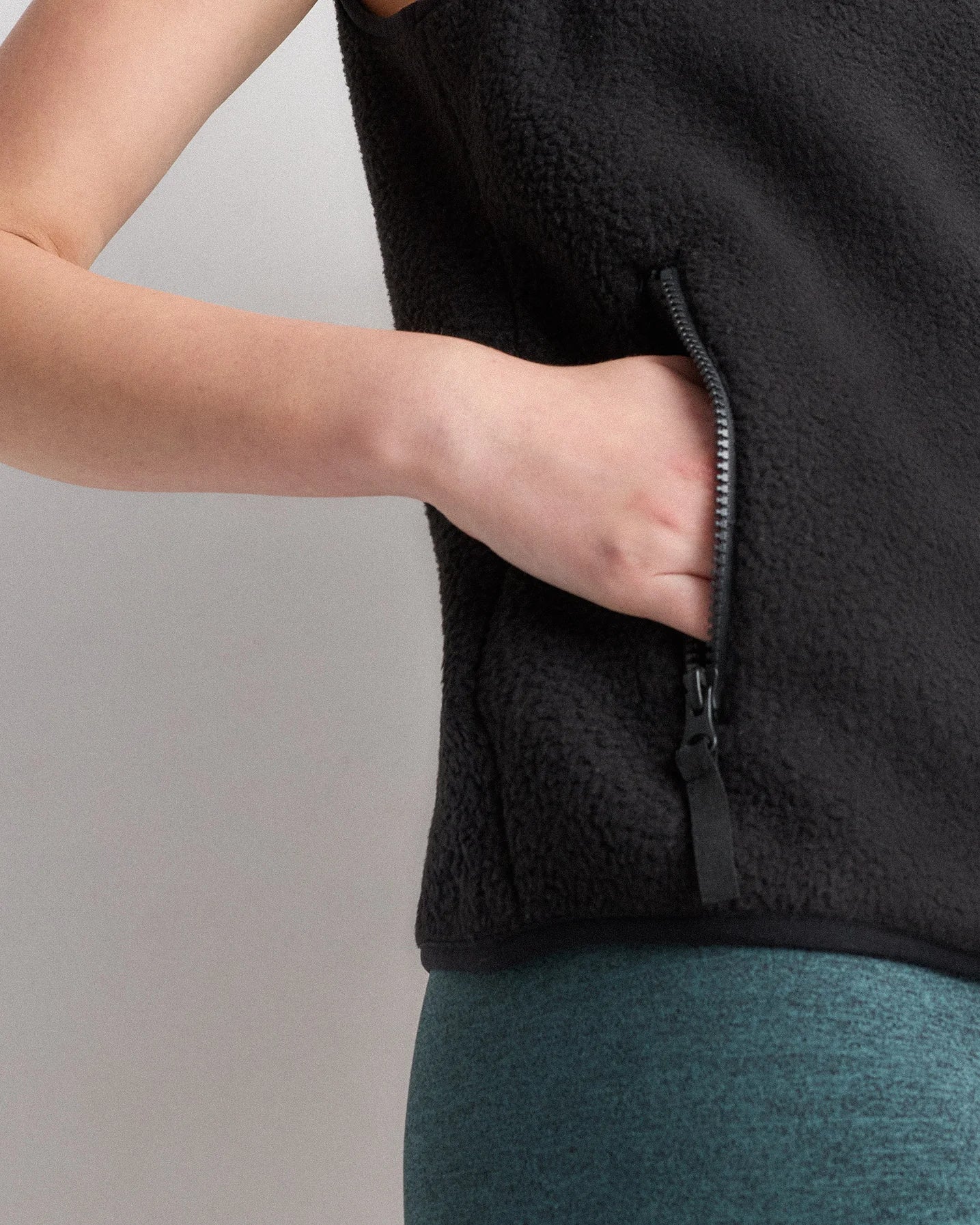 Sherpa Full-Zip Vest - XS / Black
