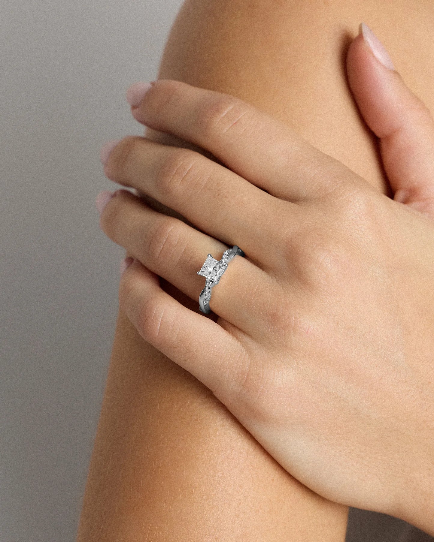 Lab Grown Diamond Princess Twisted Engagement Ring - 1ct - 4 / Yellow Gold