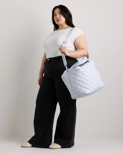 Transit Quilted Carry-All Tote - One Size / Porcelain Blue
