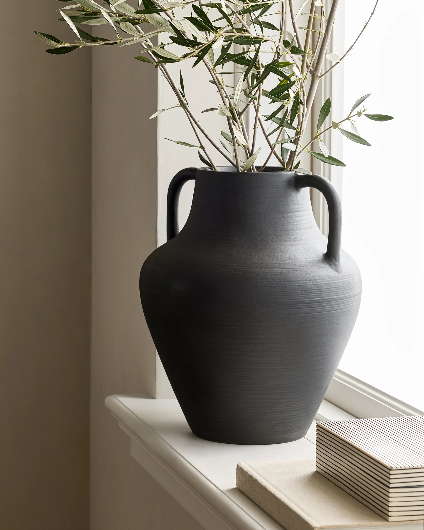 Handcrafted Artisan Ceramic Vase - One Size / Black