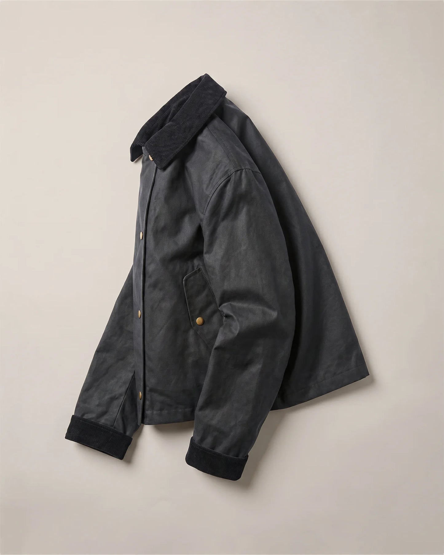 Organic Waxed Cotton Cropped Barn Jacket - XS / Vintage Black