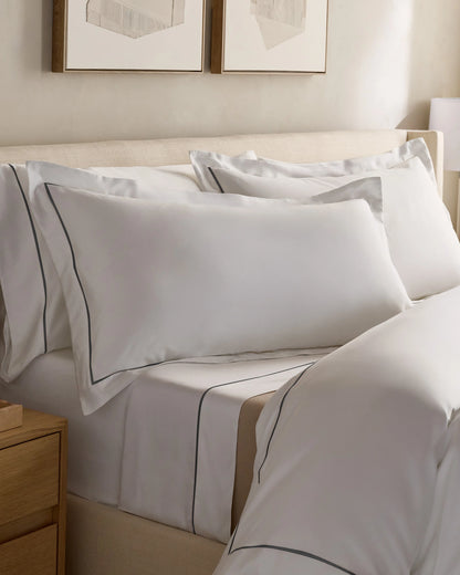 Signature Giza Cotton Sateen Embroidered Duvet Cover - Twin / White/Dried Sage