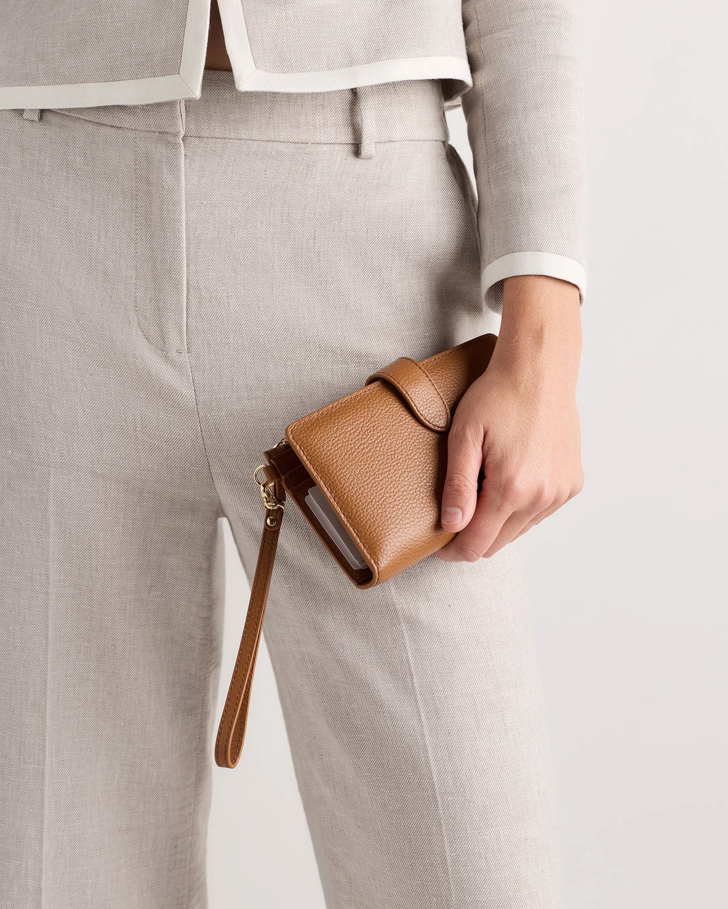 Italian Leather Phone Bi-Fold Wristlet - One Size / Black