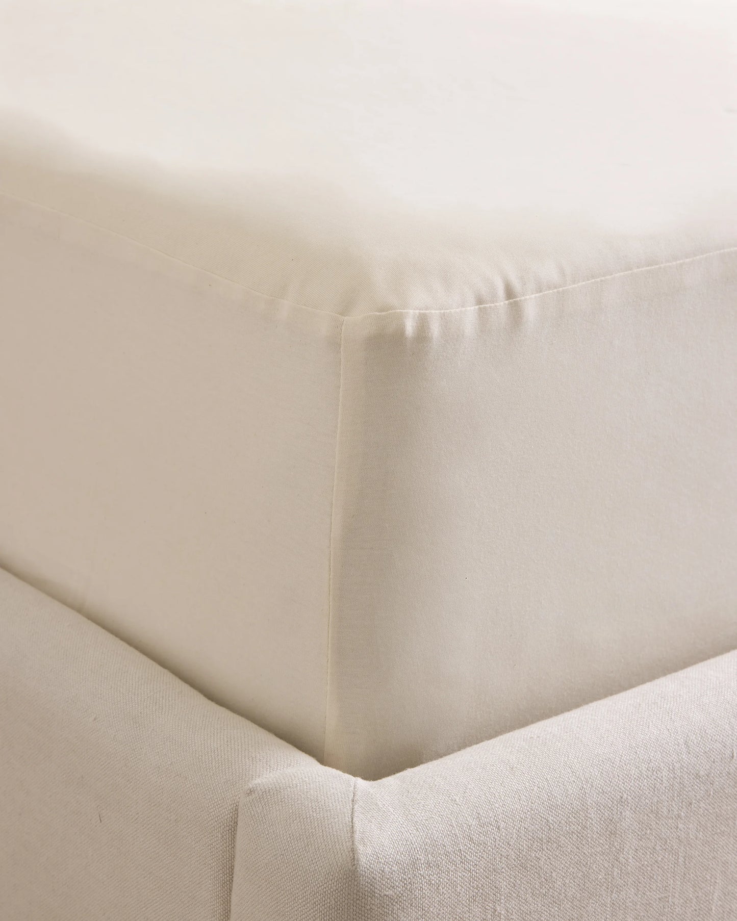 Organic Waterproof Mattress Protector - Twin / Natural