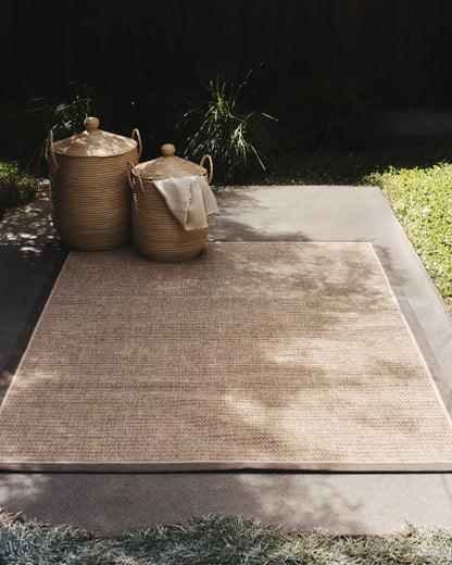 Kitt Indoor/Outdoor Rug - 2' x 4' / Brown/Beige