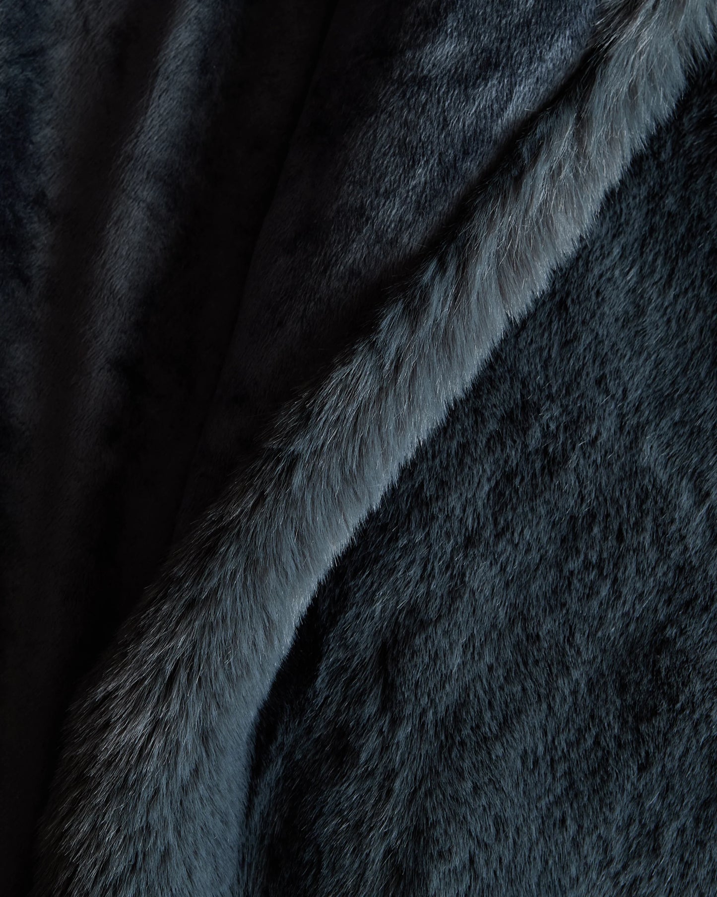 Luxury Faux Fur Throw - 50x60 / Champagne