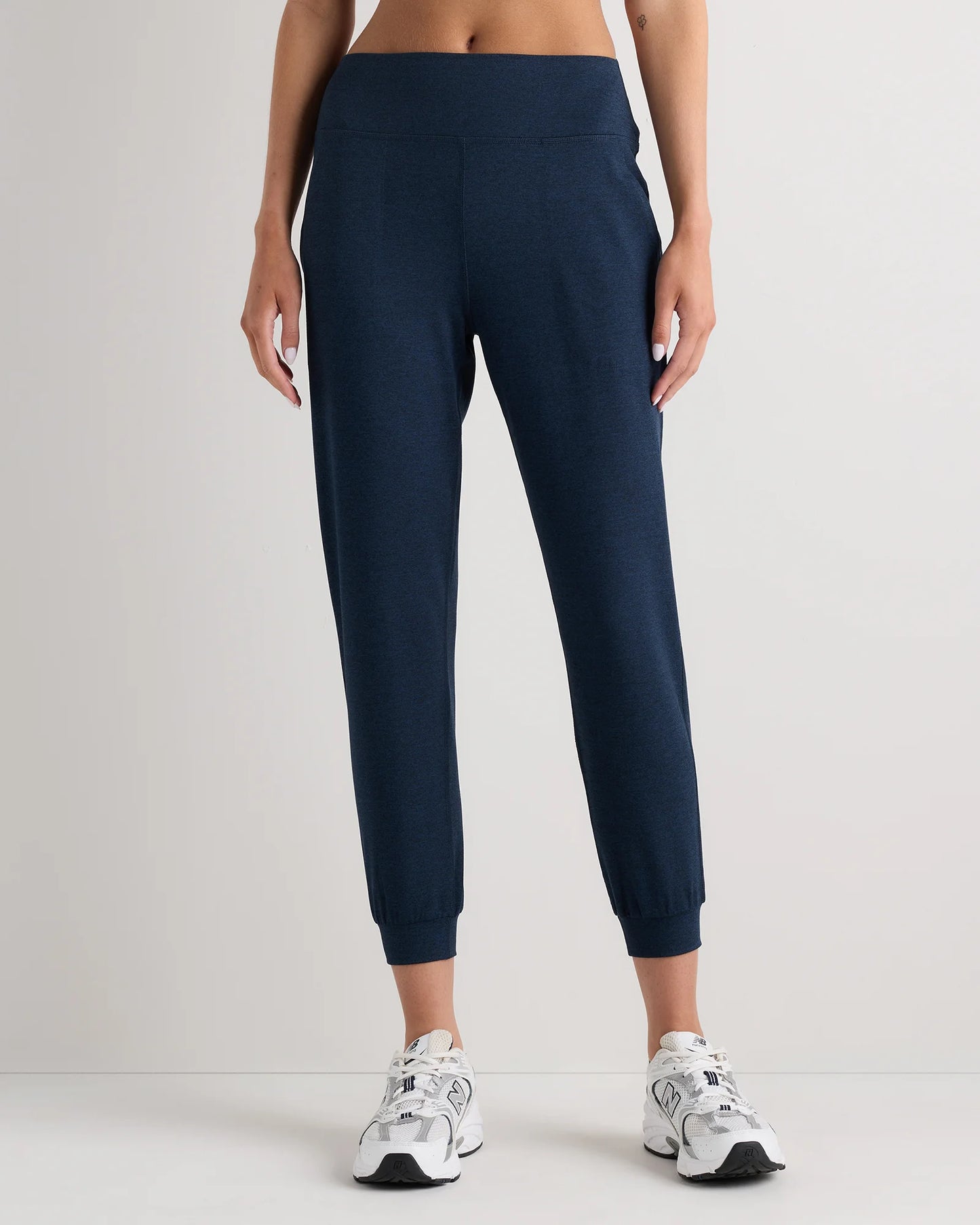 Ultra-Soft Mid-Rise Jogger - XS / Heather Charcoal