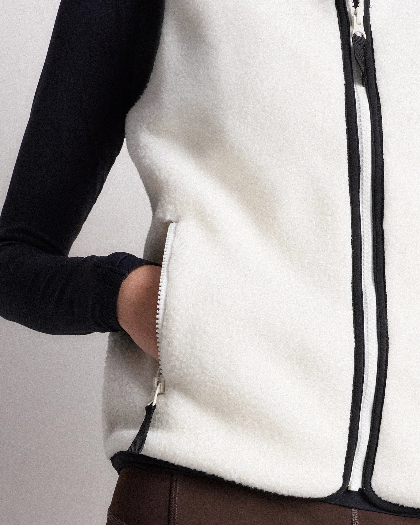 Sherpa Full-Zip Vest - XS / Black