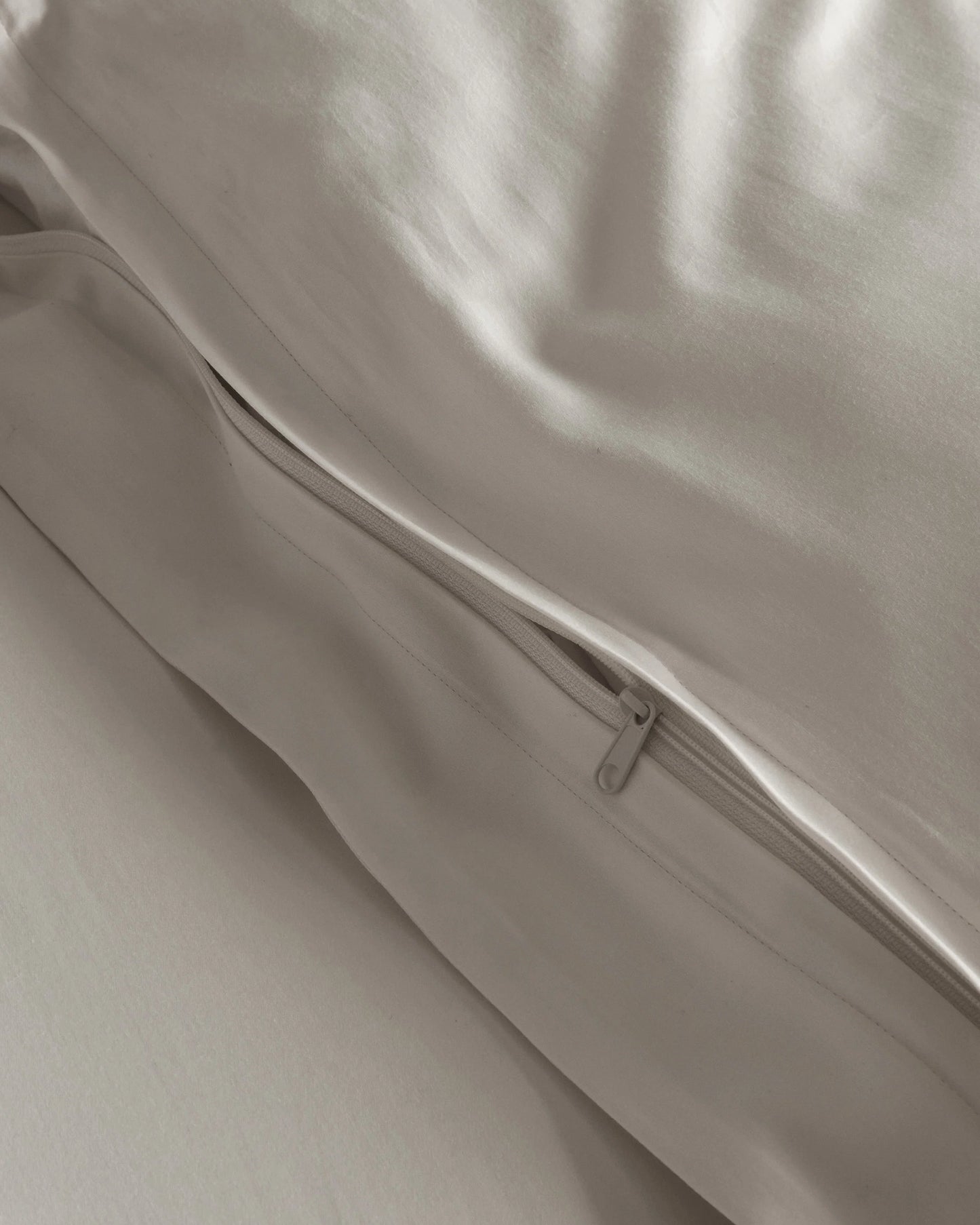 Signature Giza Cotton Sateen Duvet Cover - Twin / Light Grey