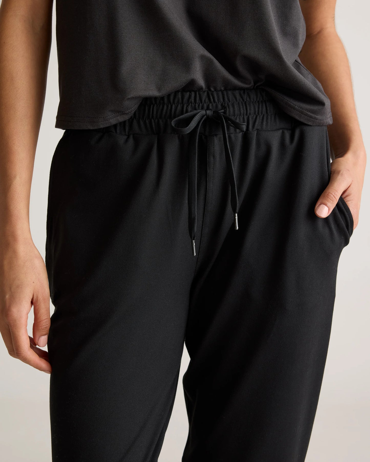 Flowknit Mid-Rise Joggers - XS / Black